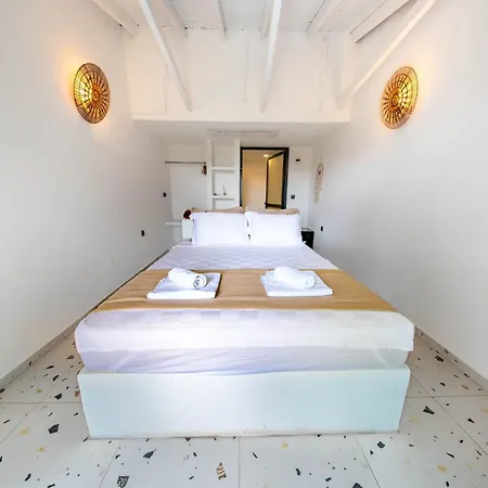 Thanos Hotel *