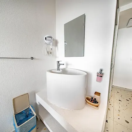 Thanos Hotel