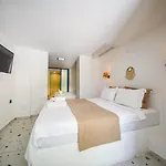 Thanos Hotel