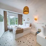 Hotel Thanos *