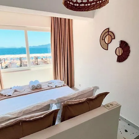 ホテル Thanos ムーラ