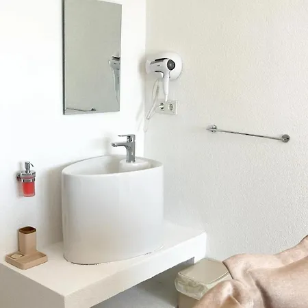 ホテル Thanos ムーラ