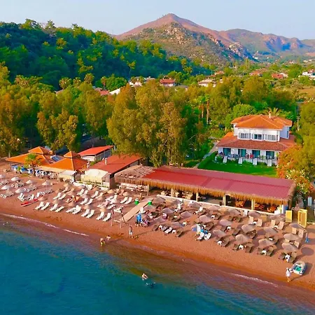 Thanos Hotel *