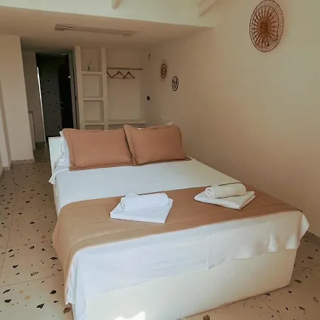 Thanos Hotel *